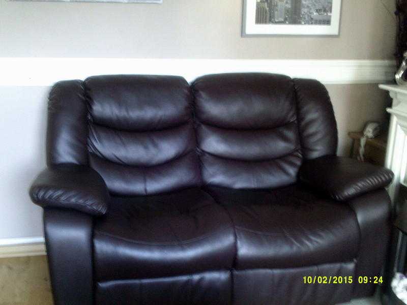 BROWN LEATHER EFFECT 2 SEATER RECLINER SOFA