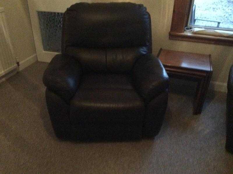 Brown Leather Lazboy 2 Seater Suite one chair is electric recliner