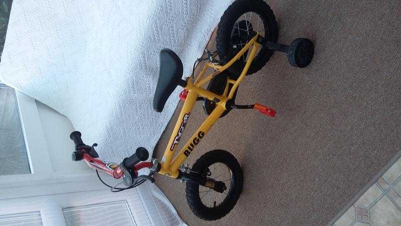 Bugg digger age 2 -4 yrs yellow bike with stablisers