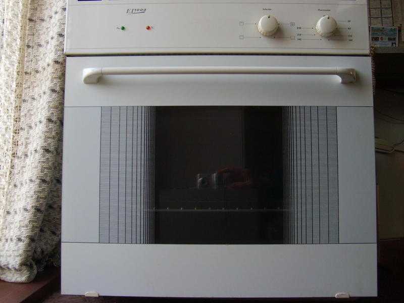 Built-in electric oven