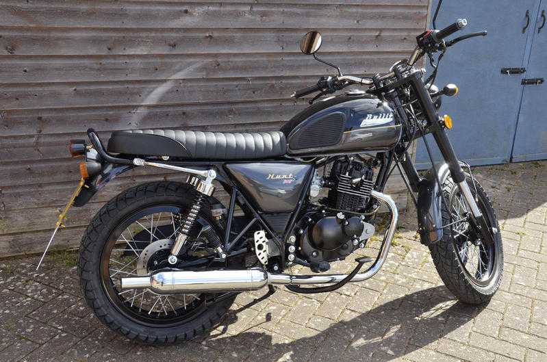 Bullit Hunt S 125cc 2016 motorcycle AS NEW