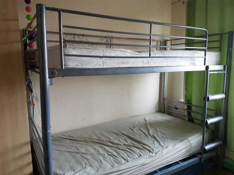 Bunk beds - can separate to 2 beds