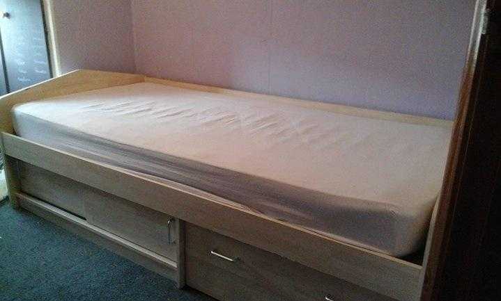 Cabin bed amp mattress