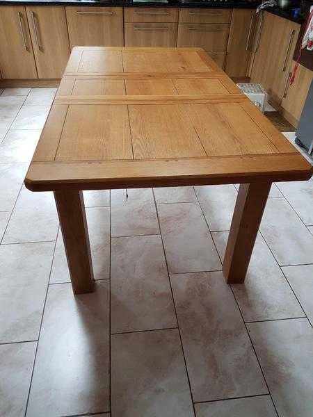 Calais Extending dining table