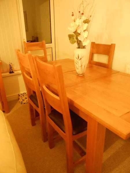 Cambridge Oak Dining Table