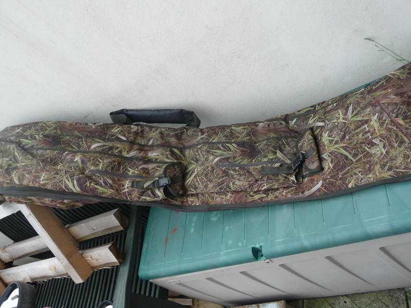 CAMOU STREME FISHING ROD HOLDALL