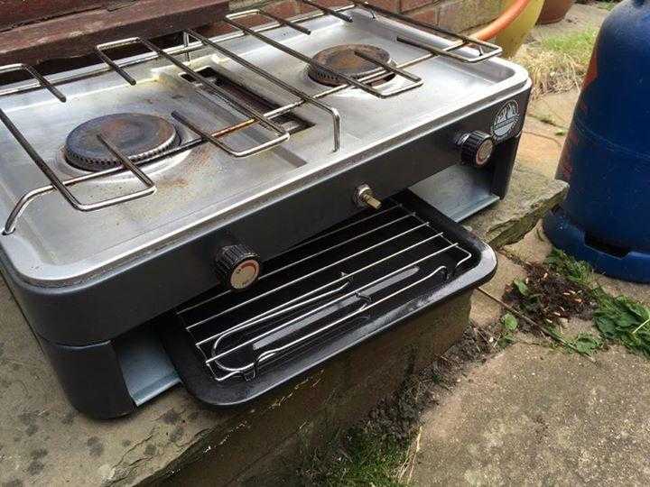 camping cooker with gas bottle