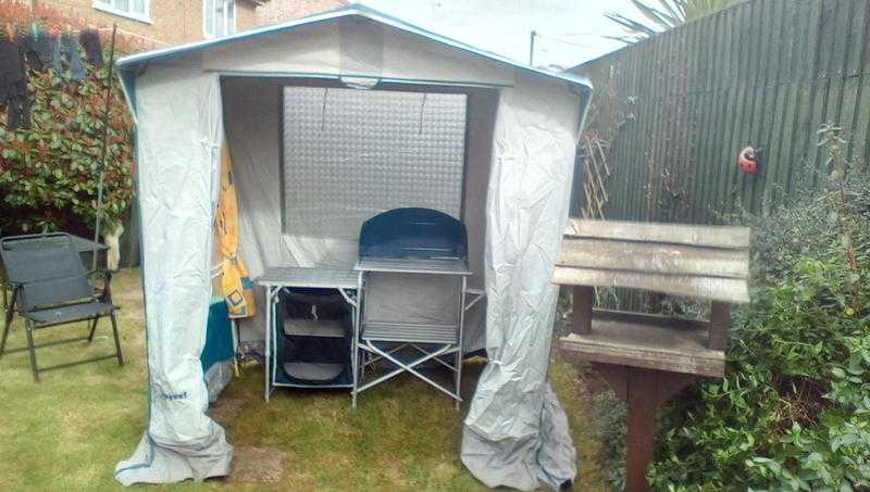 CAMPING KITCHEN