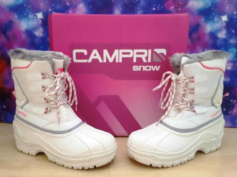 Campri White Snow Boots size 5