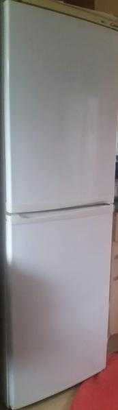 CANDY FRIDGE FREEZER