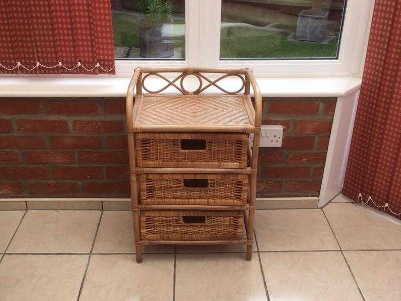 Cane furniture table