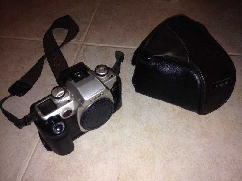 Canon E0550E camera