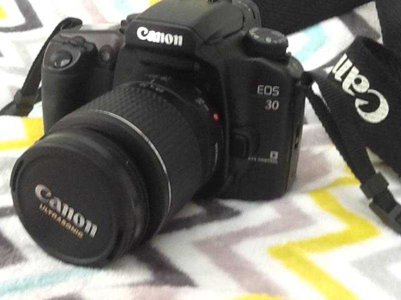 Canon EOS 30 with Canon EF28-90 mm lens