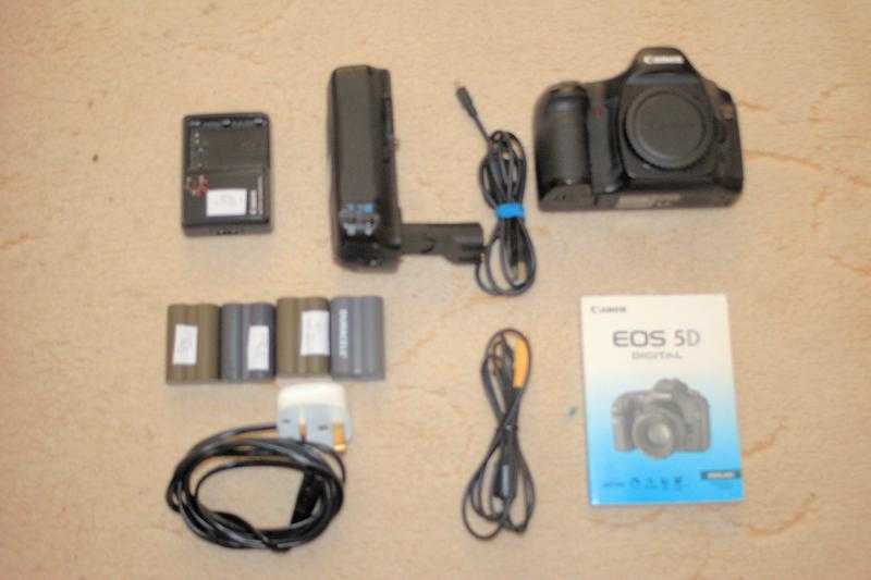 Canon EOS 5D  Full frame DSLR  body only