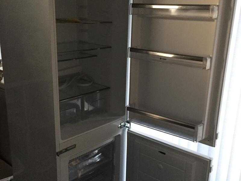 Caple built-in frost free 7030 fridge freezer (Model Ri737)