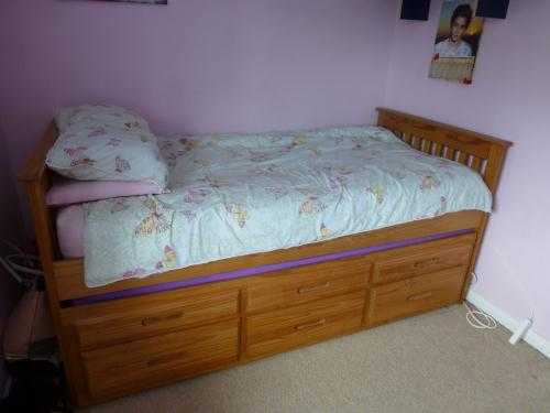 Captains bed 3ft pine pull out bed  3 drawers