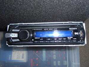 CAR RADIO AND CD PLAYERMP3 RECEIVER