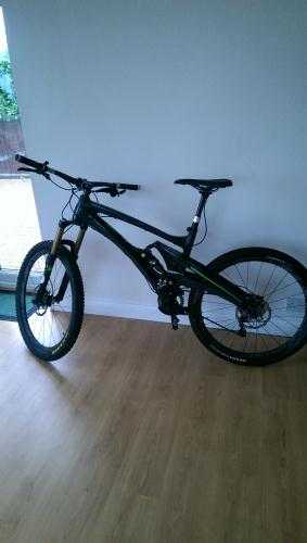 Carbon mountain bike. 5850 new. Take 1800