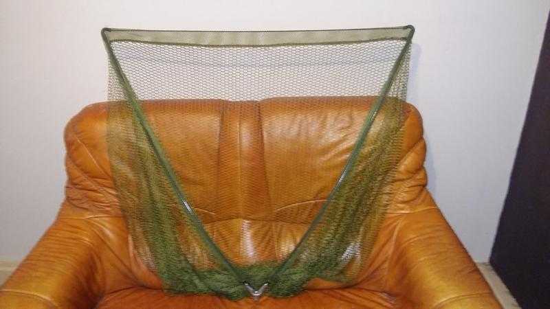 Carp fishing net and tackle box