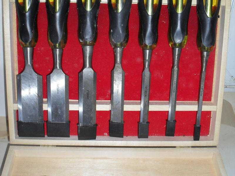 carpenters chisels