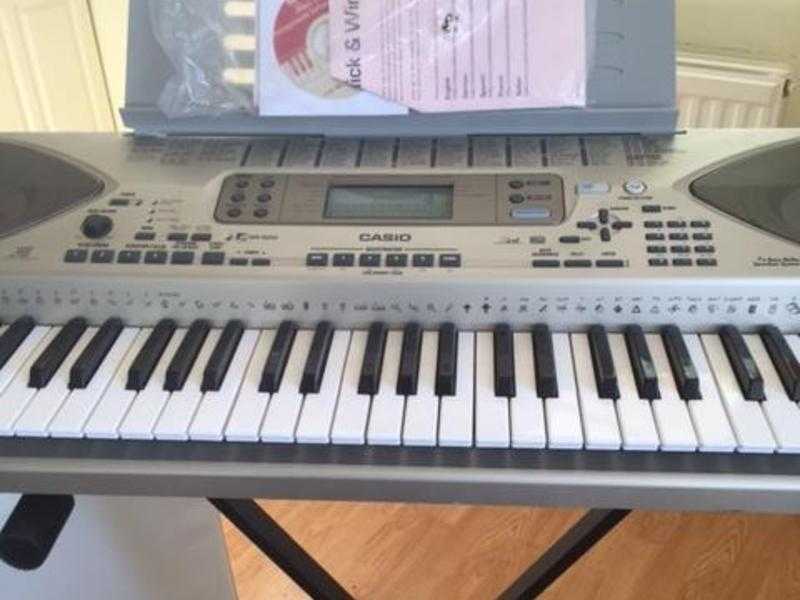 Casio CTK900 Keyboard and stand