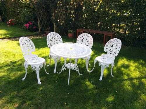 Cast Aluminium Garden Furniture