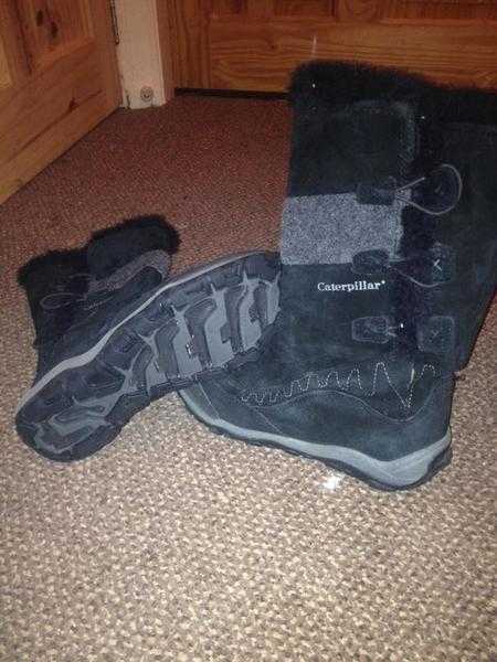 caterpiller boots size 4