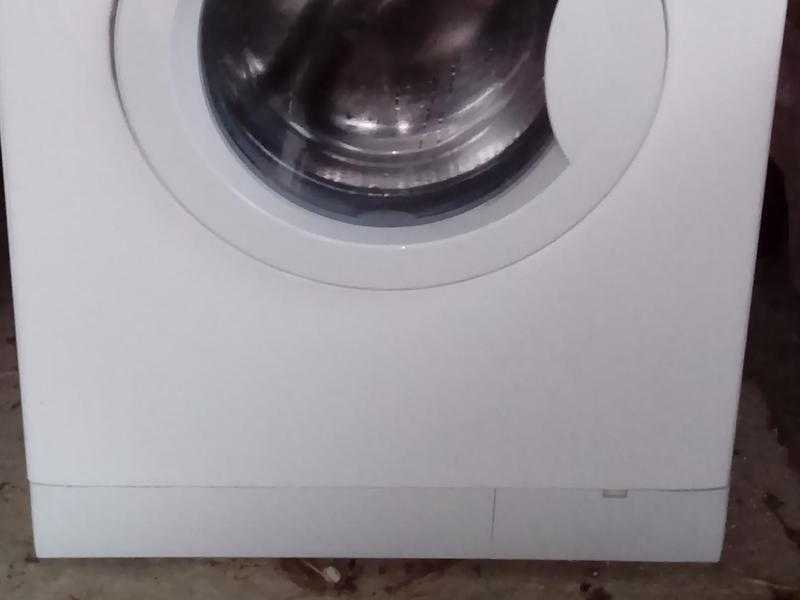 CDA washing machine and tumble dryer.