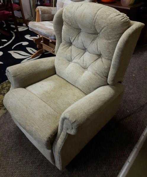 Celebrity Woburn Rise Recliner Armchair Immaculate