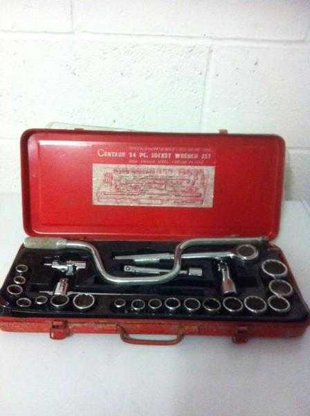 CENTAUR     24 PIECE SOCKET SET.