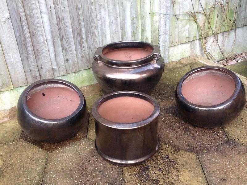 CERAMIC GARDEN POTSURNS X set of 4