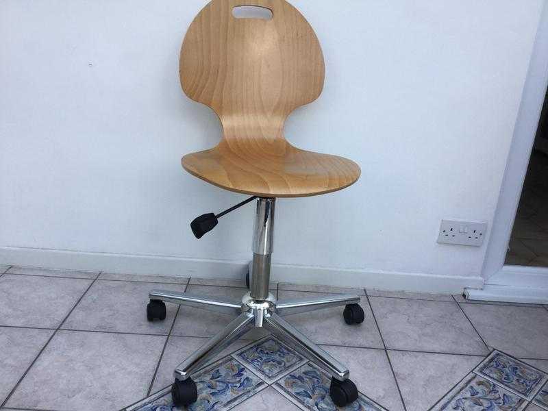 Chair - office, beechwood laminate, on castors