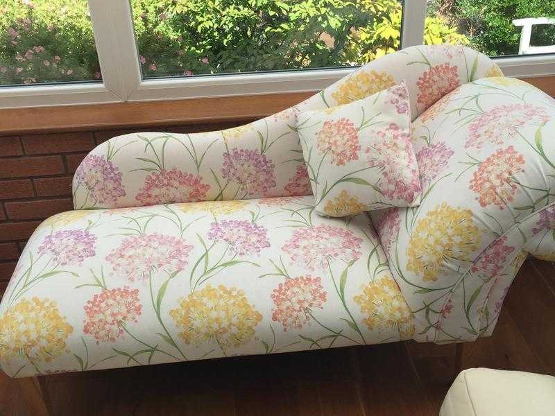 Chaise Lounge in Laura Ashley Gisselle