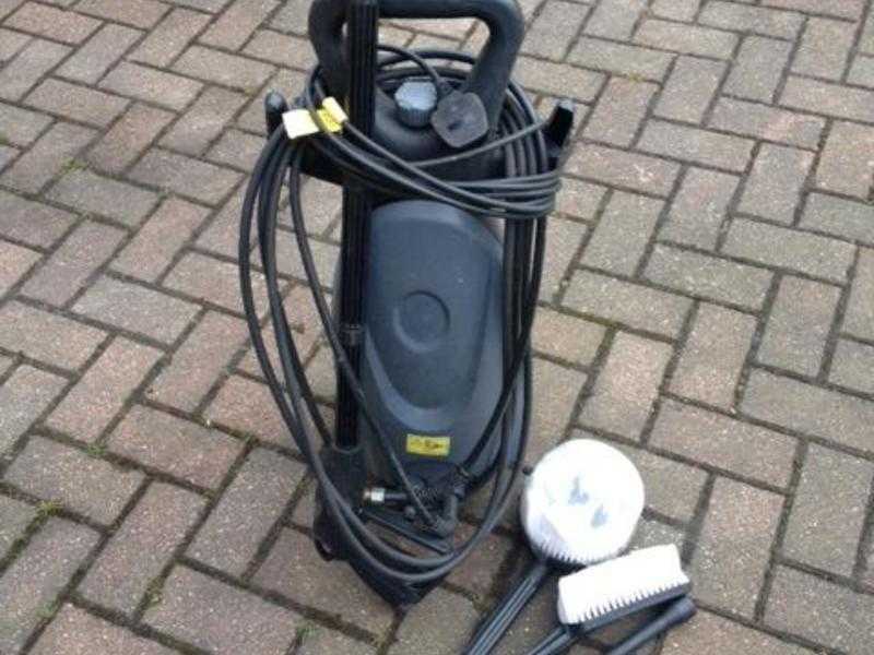 Challenge Xtreme 1800w Pressure Washer with tools and manual