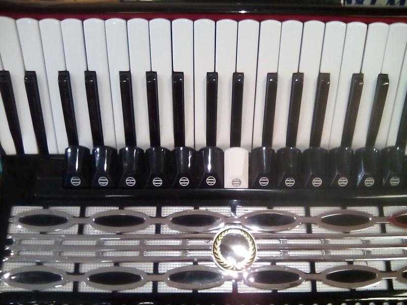 Chanson 120 Bass Accordion