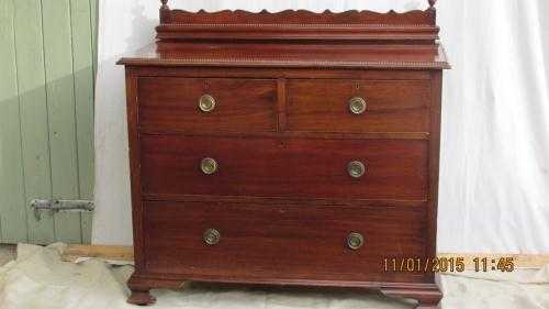 Charming Mahogany Dressing Table