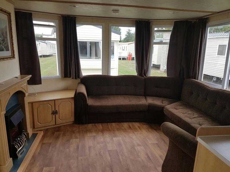 Cheap caravan sited on stunning naze marine in walton-on-the-naze open 12 months a year