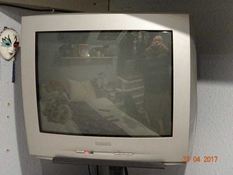 Cheap Old CRT colour tv