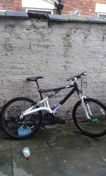 CHEAP....Diamond back outlook fs mountain bike