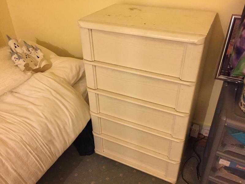 Chest of 6 drawers in a wooden light grey ash finish