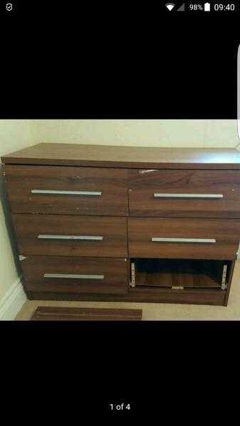 Chest of drawers