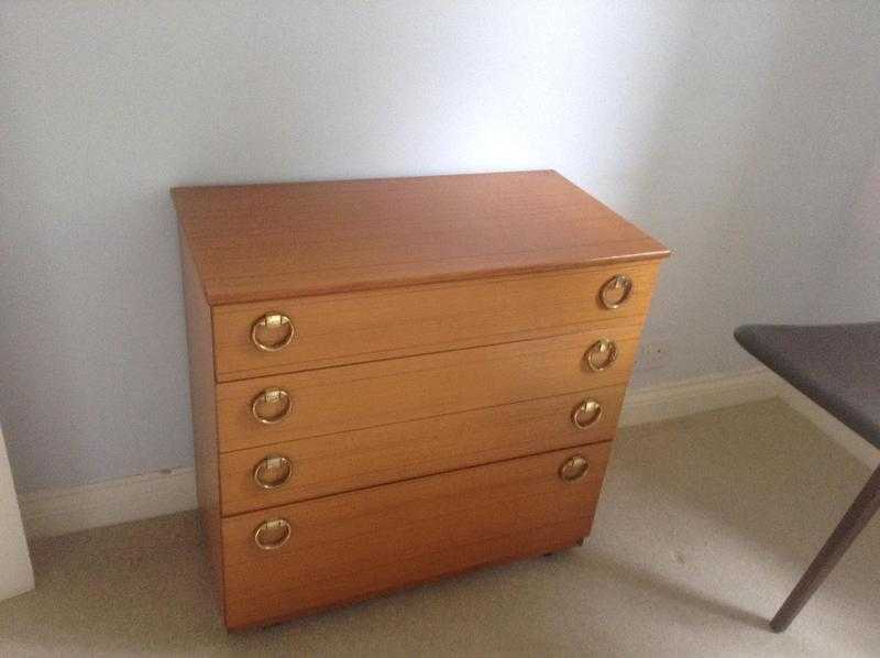 chest of drawers