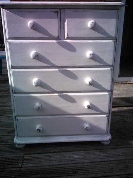 Chest of drawers