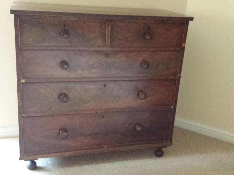 Chest of drawers.