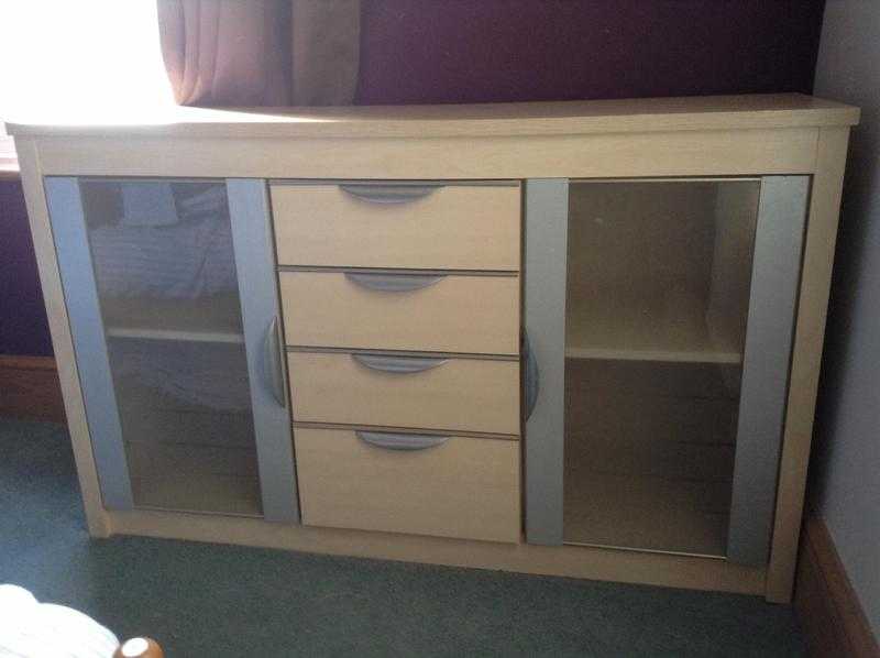 Chest of drawers