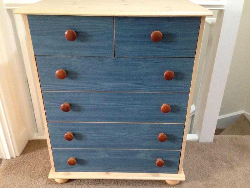 Chest of drawers