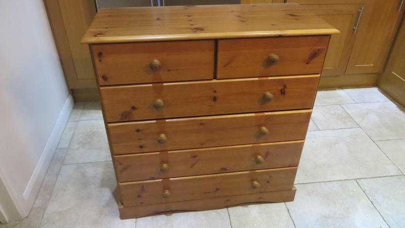 chest of drawers