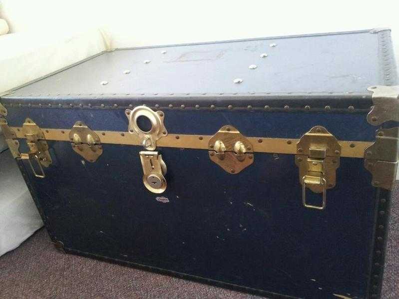 Chest Storage Trunk in Treasure Chest Design