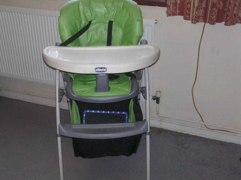 CHICCO HIGHCHAIR FOR SALE IN COULSDON SURREY