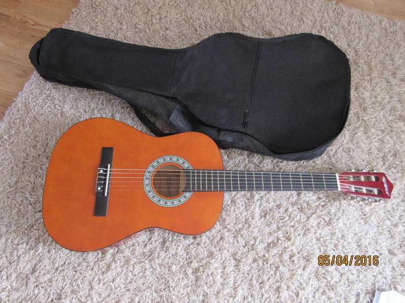 CHILD039S GUITAR WITH CARRY CASE